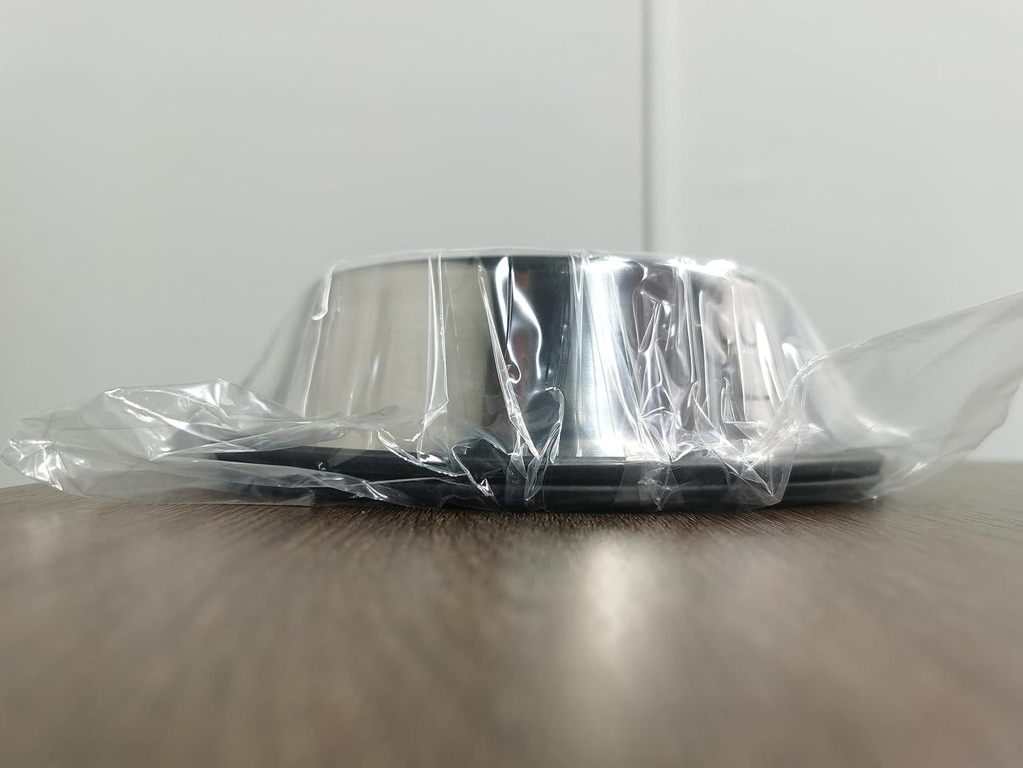 2 Stainless Steel Dog Bowls, Dog Feeding Dishes, Doggie Plate Food Bowls with Rubber Base, Small and Medium Pet Feeder for Food and Water (M-16.6Oz)